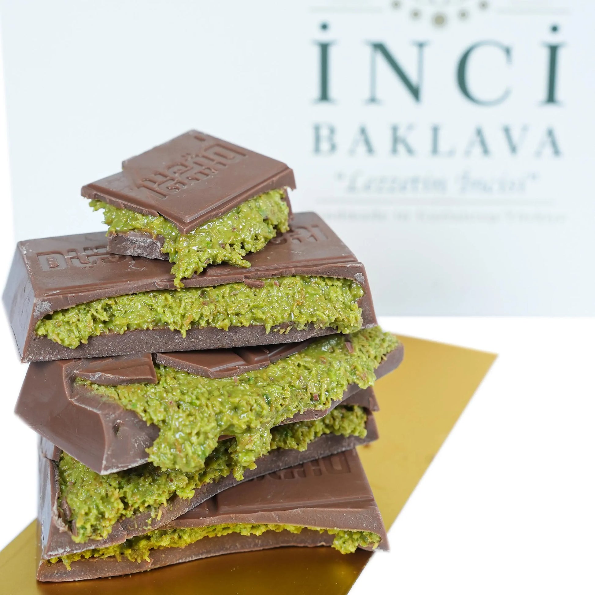 Dubai Chocolate Bar Pistachio,Kunafa Chocolate Bar,Chocolate Dubai Bar,Pistachio Cream Dubai, Chocolate Pistachio Bar
